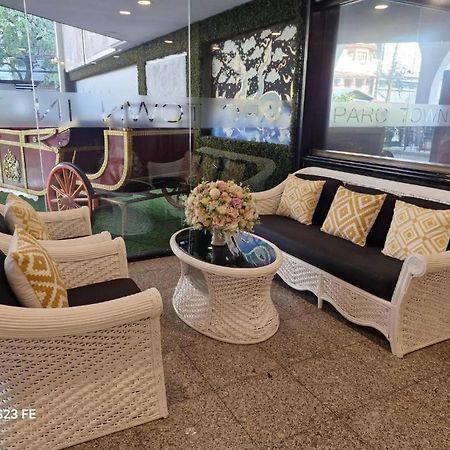Town In Town Gardent Resort Bangkok Exterior photo
