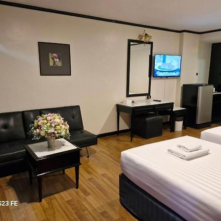 Town In Town Gardent Resort Bangkok Exterior photo