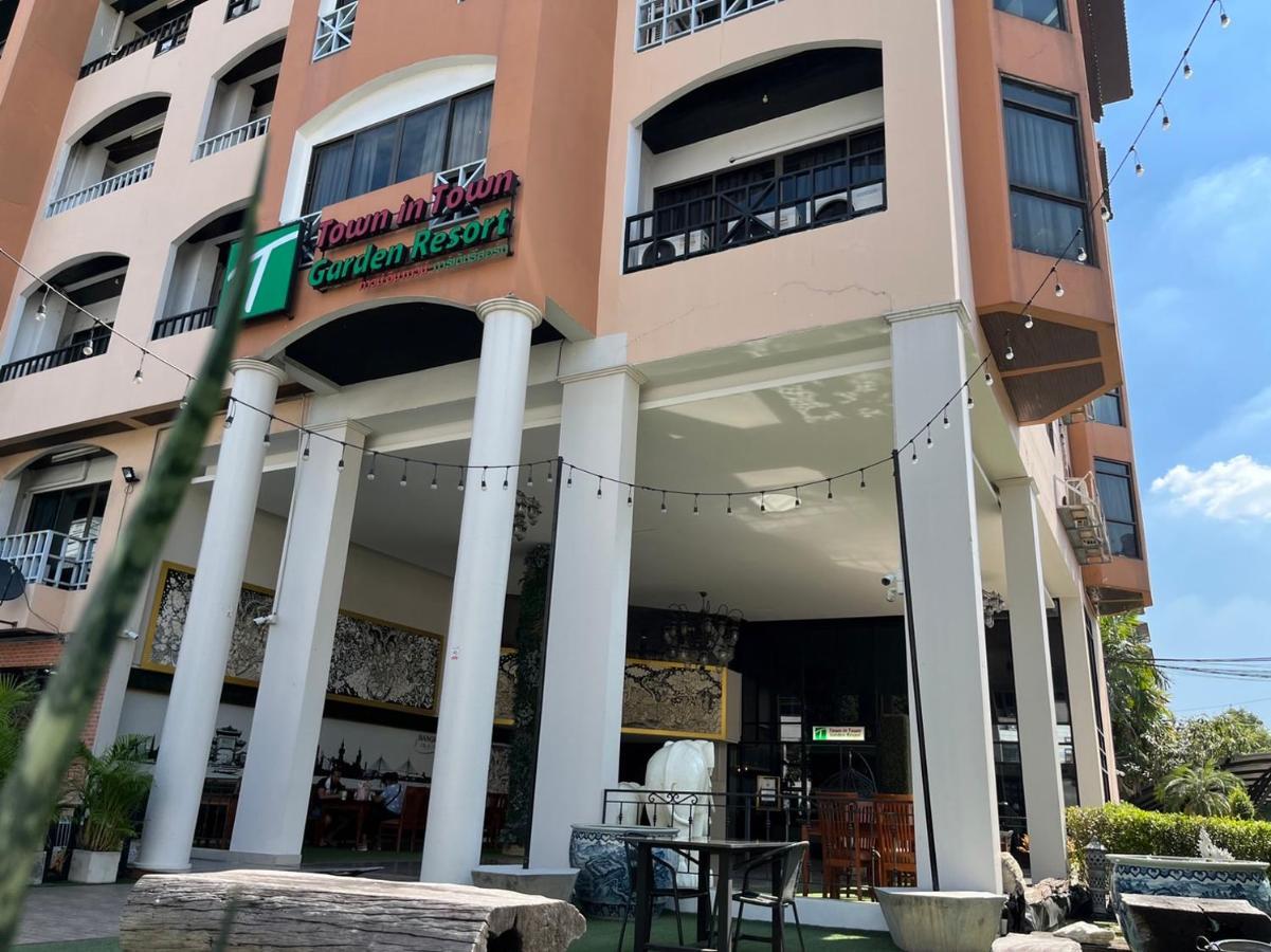 Town In Town Gardent Resort Bangkok Exterior photo