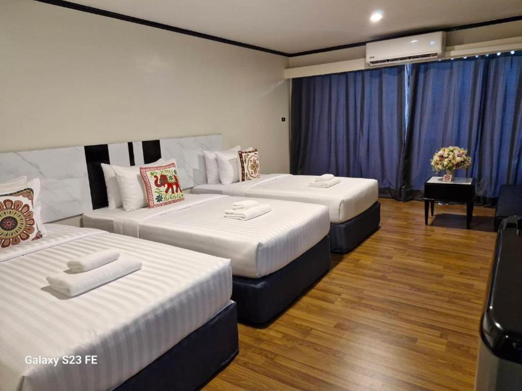 Town In Town Gardent Resort Bangkok Exterior photo