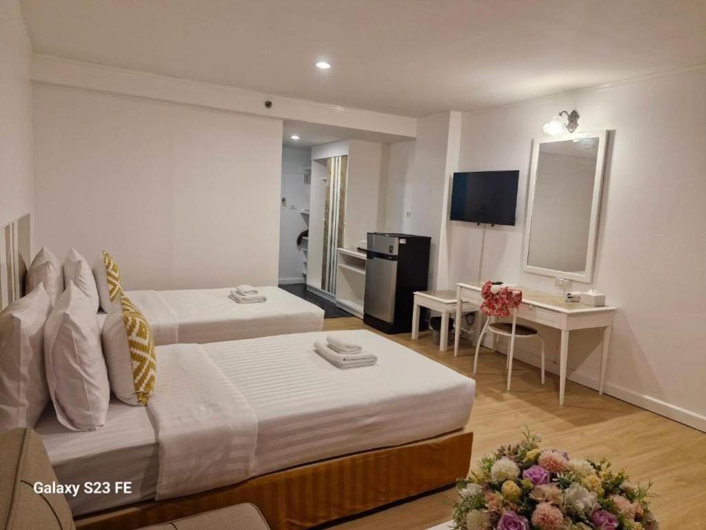 Town In Town Gardent Resort Bangkok Exterior photo